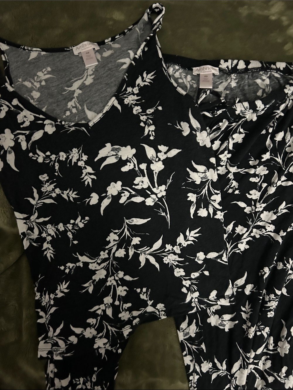 Ambrielle Black and White Floral V-Neck Camisole